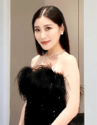 刘德华小姨子怀三胎靠本人挣飞机逛艇拼30亿包